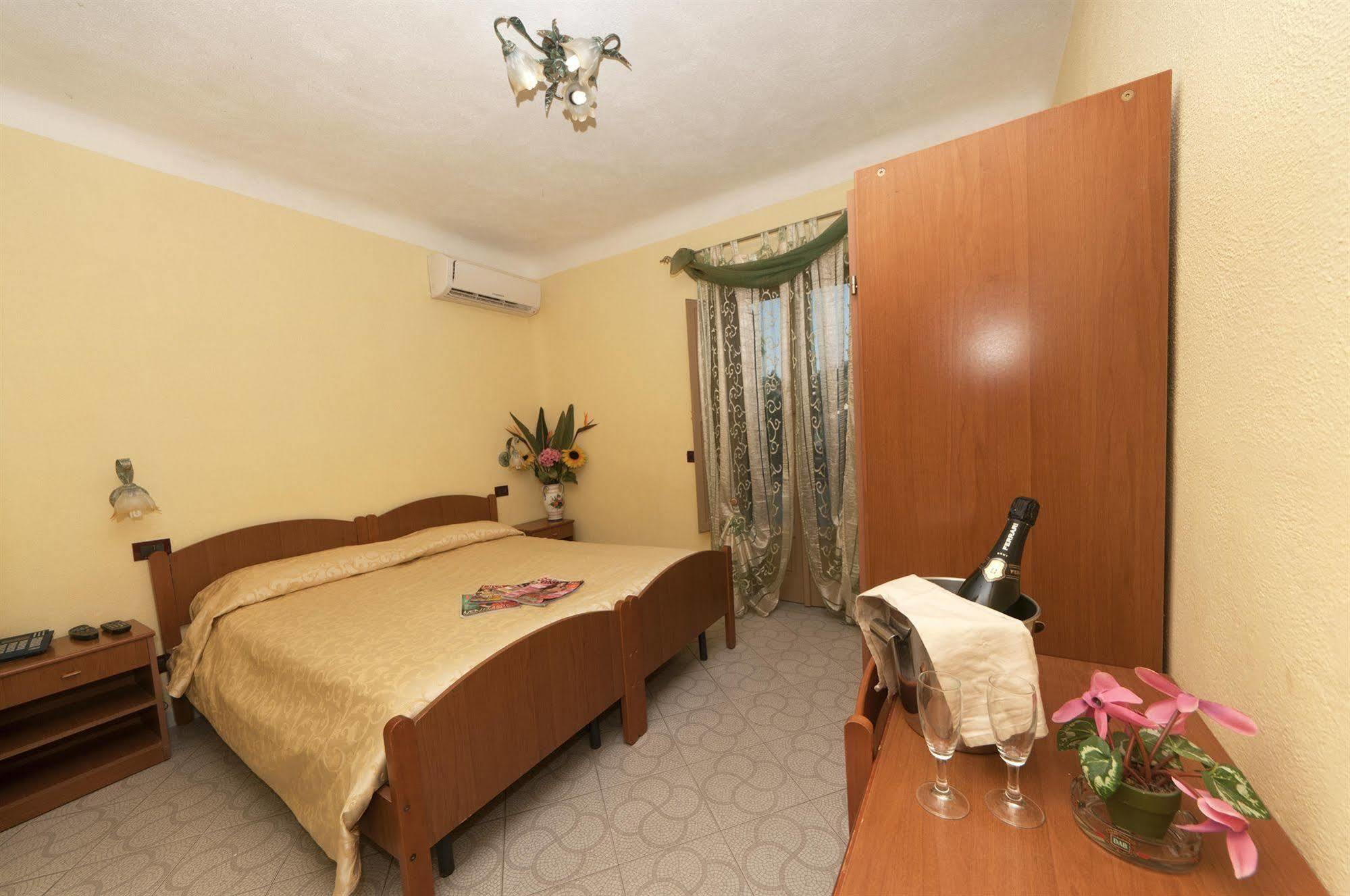 Hotel Villa Franca Forio di Ischia Extérieur photo